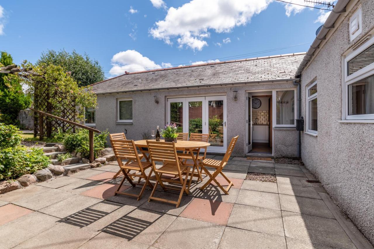 Dormie Cottage, Lovely Bright And Spacious Bungalow With Wood Fire Ballater Exteriör bild
